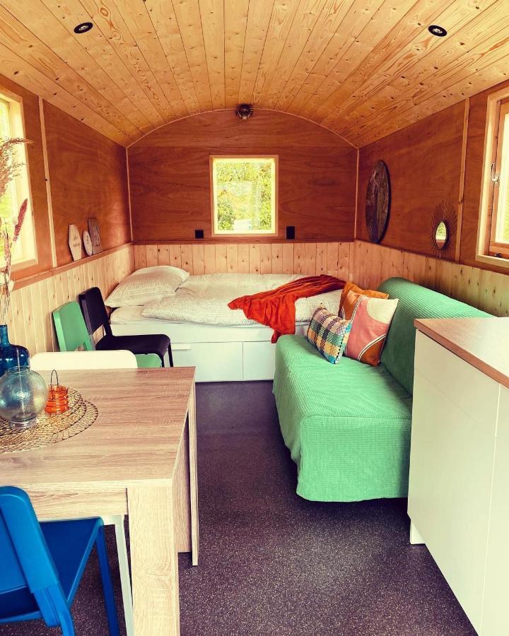 Pipowagens Bij De Koppenjan: Unique Farmstay with Pancake Restaurant Jubbega-Schurega Exterior photo